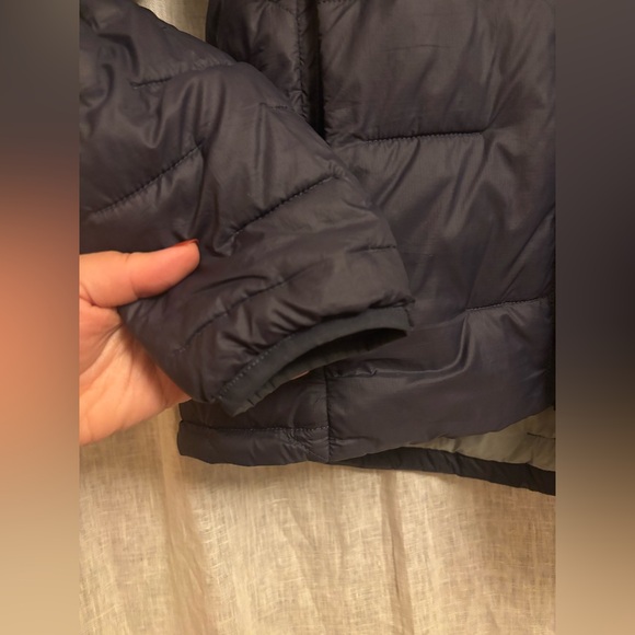 Patagonia W's Macro Puff Hoodie Like New XS Dark Blue - Picture 9 of 13